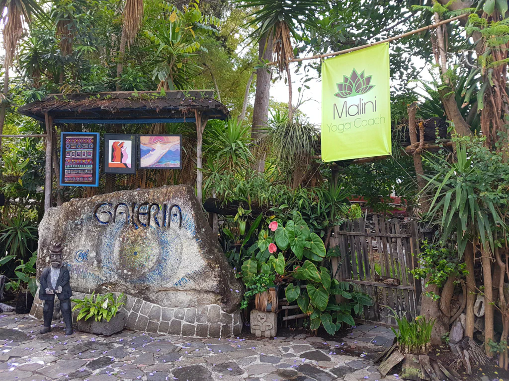 Yoga in der 'Galeria'