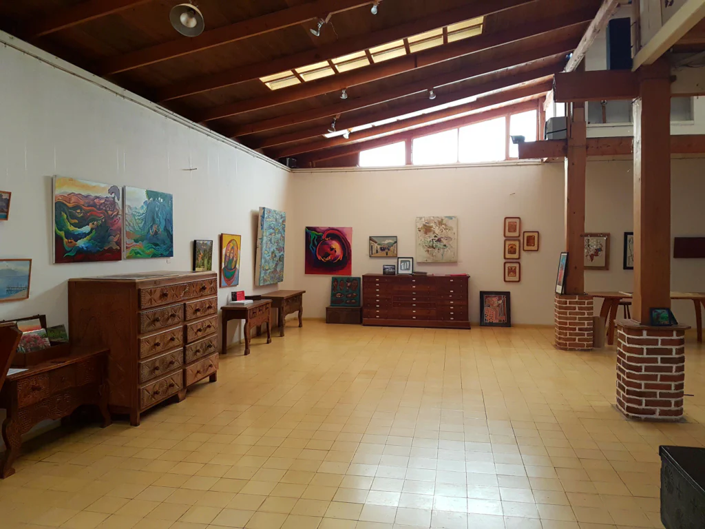 Yoga inmitten von Kunstwerken...