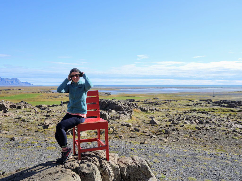 Und weil's eigentlich nichts zu sehen gibt, stellen die Isländer halt nen Stuhl raus.