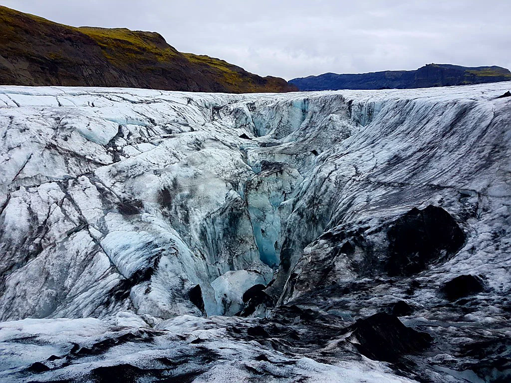 Diese gehört nicht zu den leicht übersehbaren Gletscherspalten.