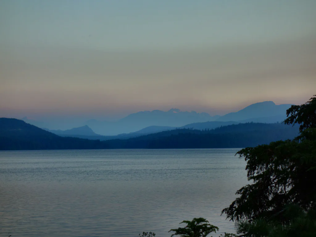 Schneebedeckter höchster Gipfel Vancouver Islands: Golden Hinde