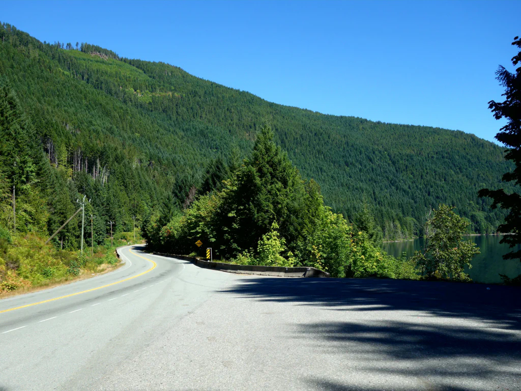 Straße zum Sproat Lake