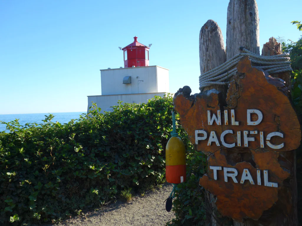 Am Ende der Halbinsel von Ucluelet: Amphitrite Point Lighthouse
