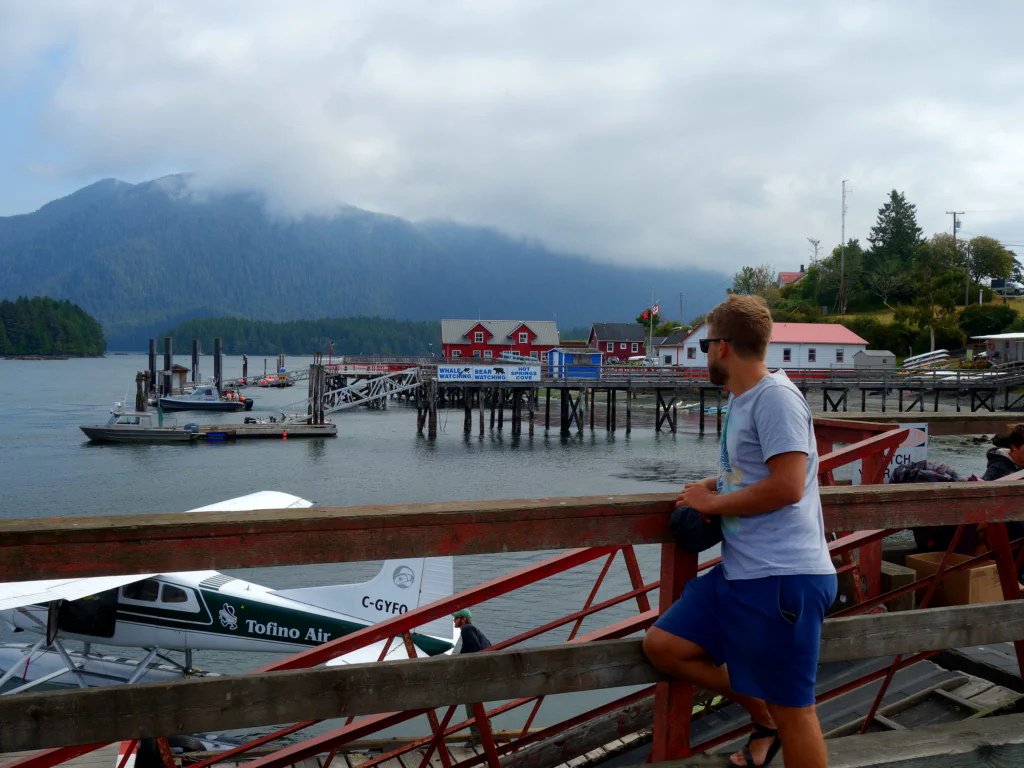 Boote im Hafen von Tofino