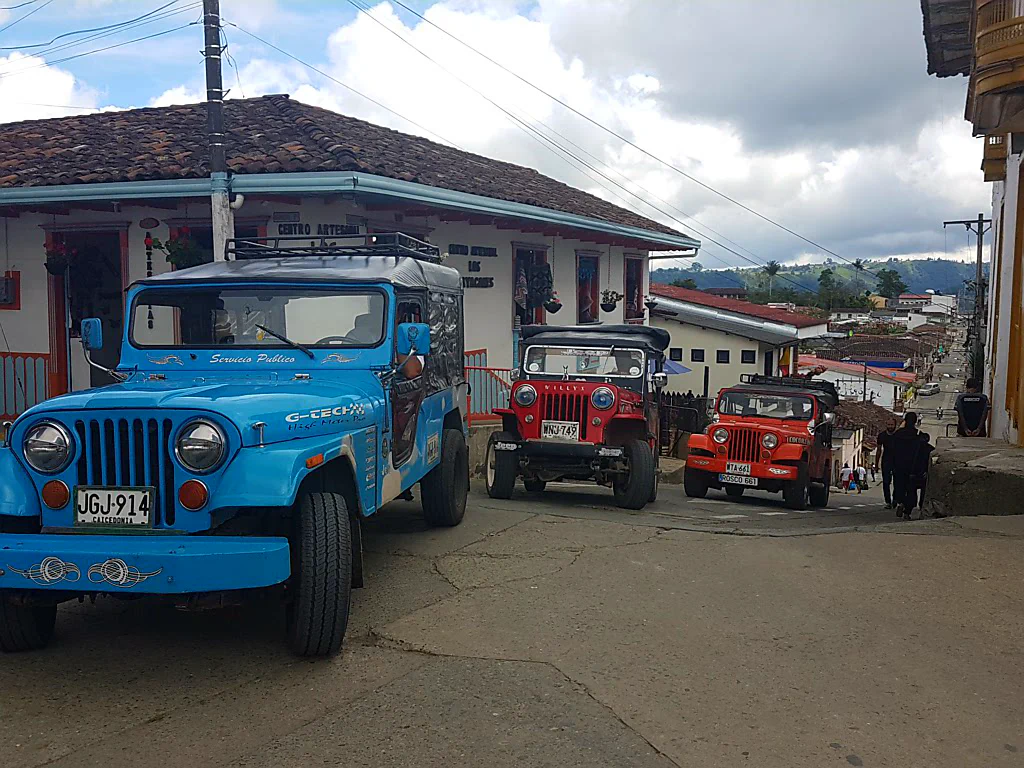 Und Maxi-Jeep-Parade