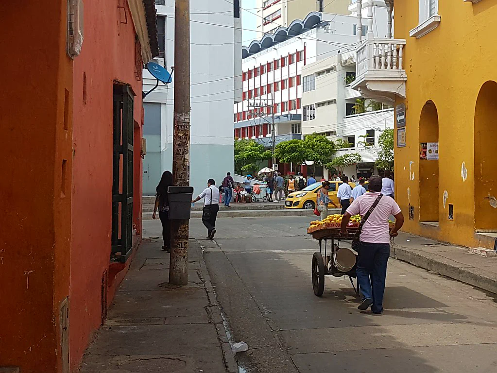 Hut gefällig? Sonnenbrille? Marihuana?