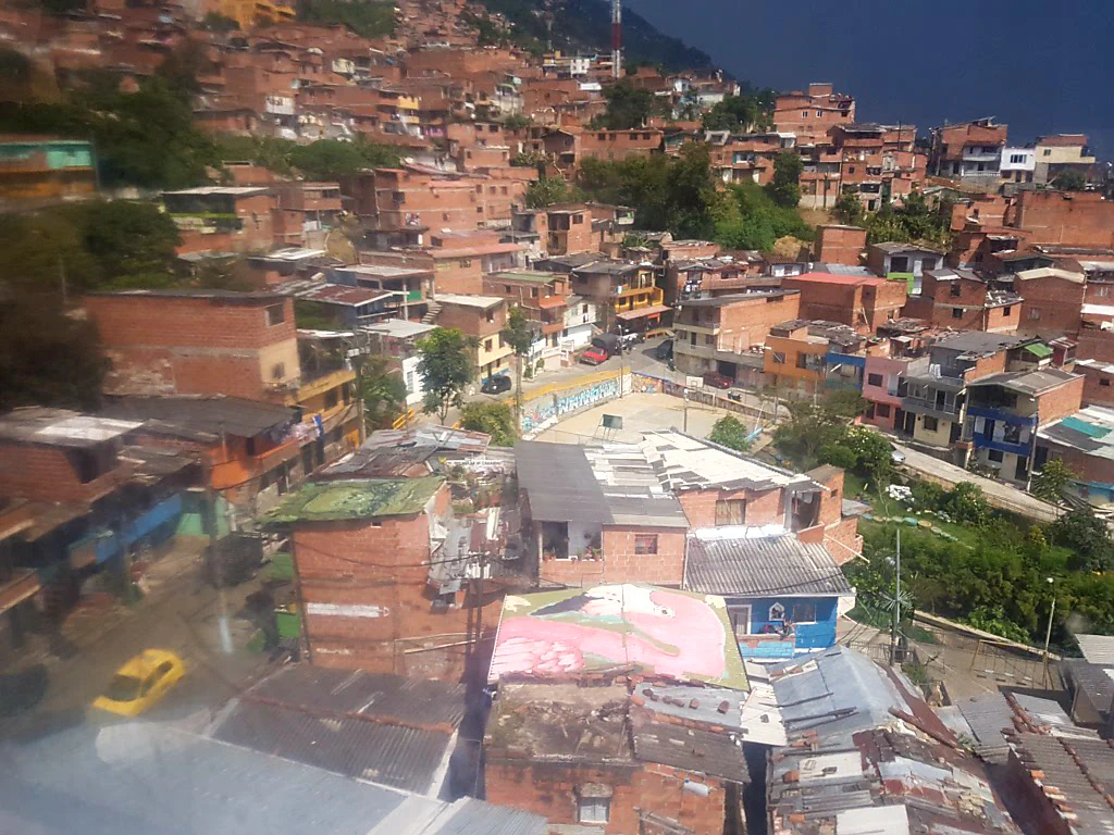 Mit der Seilbahn über Medellín