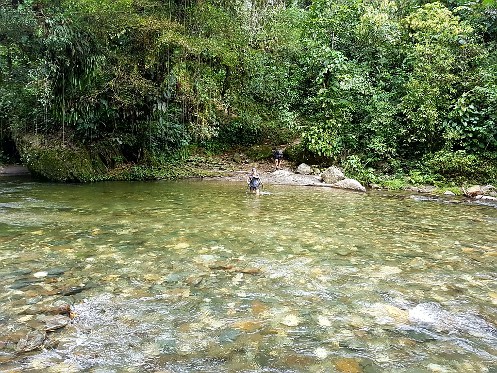 Heute ist der Fluss wieder zu Fuß passierbar...