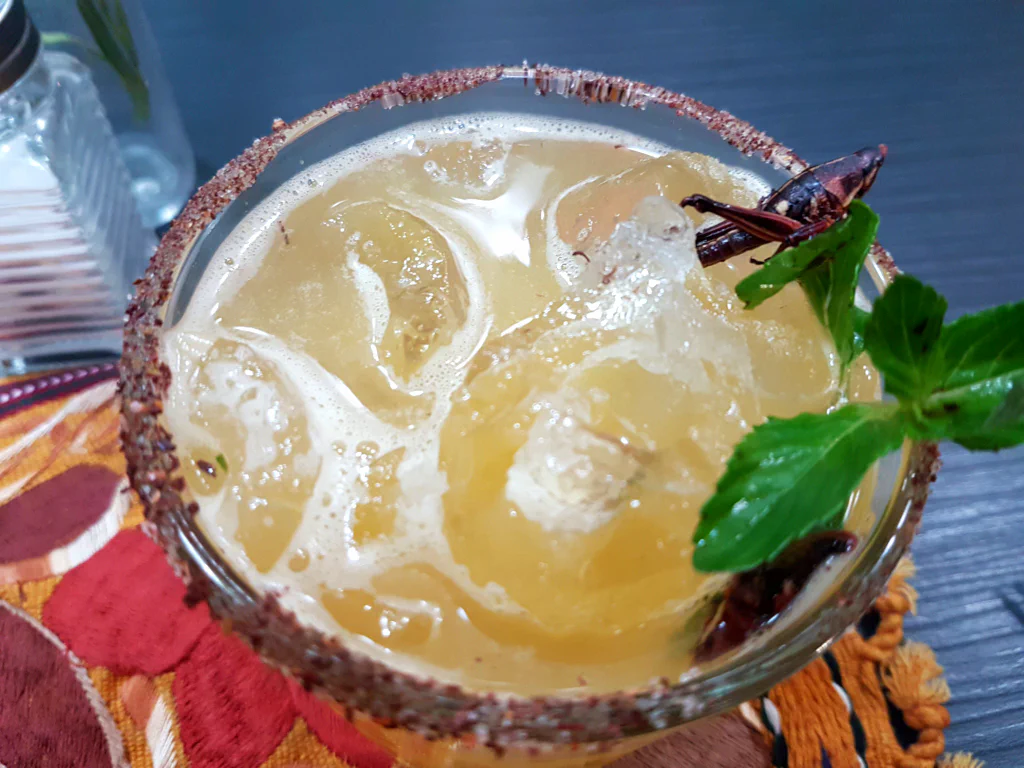 Cocktail mit Fleischeinlage