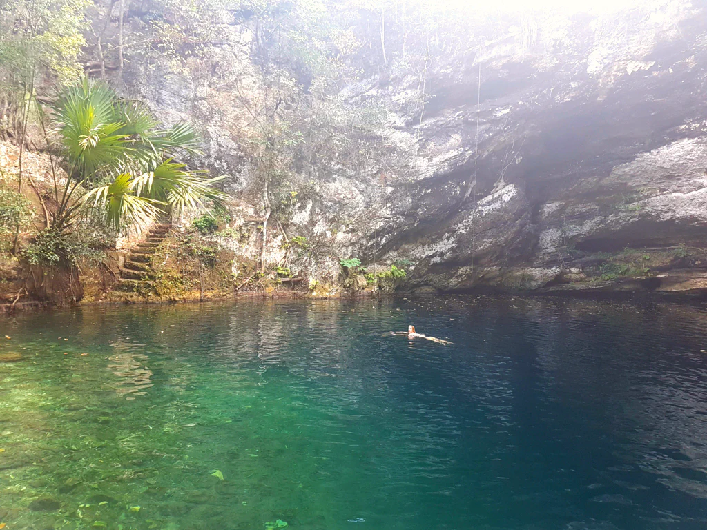 Treppe zur Cenote