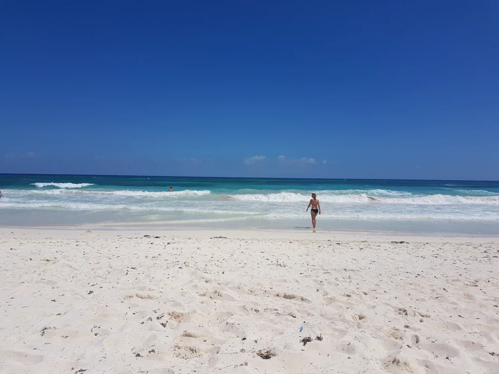 Türkisblaues Meer in Tulum