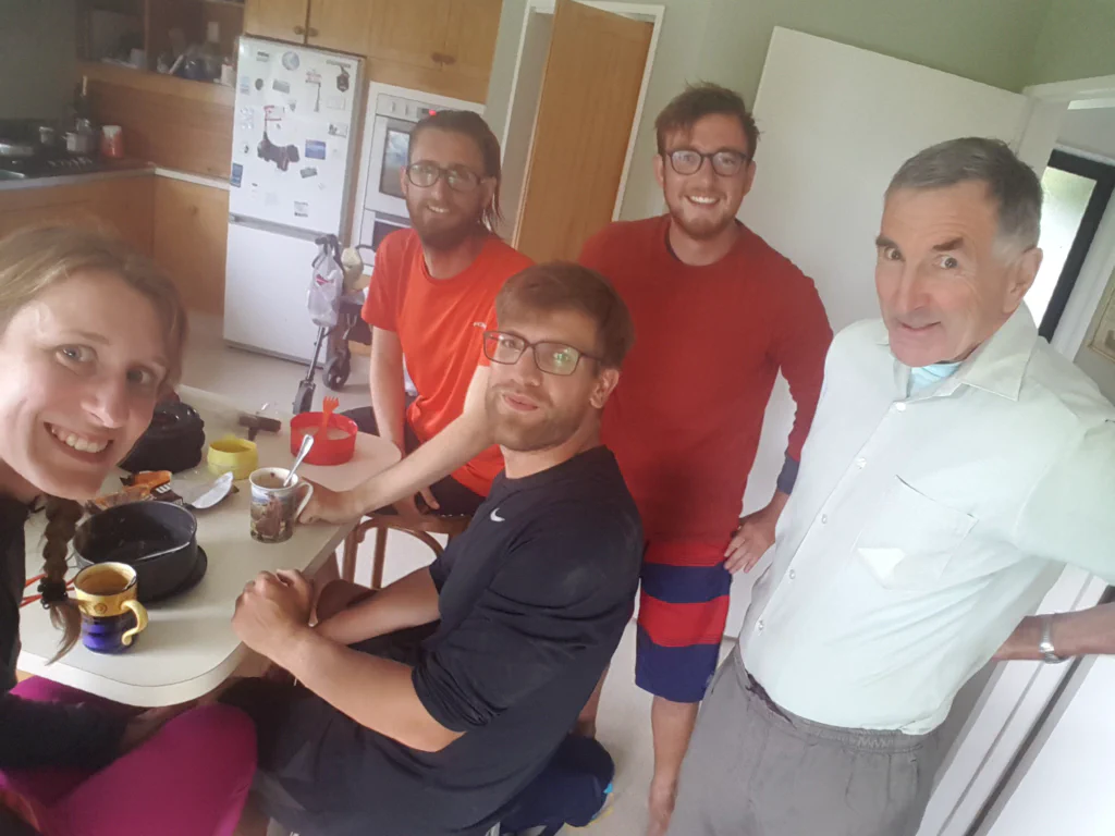 Unterwegs durch gruenes Farmland